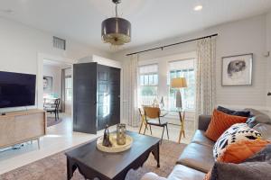 TV a/nebo společenská místnost v ubytování St Johns Cottage