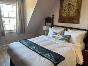 Gallery image of Arrowhead Lake Inn in Lake Arrowhead +39 photos