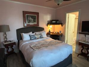 Gallery image of Arrowhead Lake Inn in Lake Arrowhead