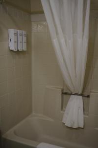 Gallery image of Arrowhead Lake Inn in Lake Arrowhead