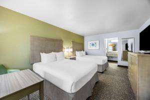 TV a/nebo společenská místnost v ubytování Best Western Grants Pass Inn