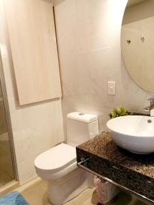 Bany a Amplio Apartamento a metros de shoping del sol