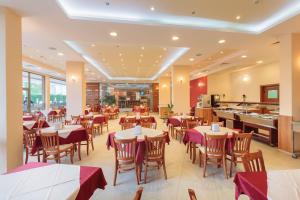 Restaurace v ubytování Hotel RIAGOR - ALL INCLUSIVE