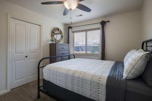 Fotografie z fotogalerie ubytování 1L Top Floor Moab RedCliff Condo POOL & HOT TUB v destinaci Moab + 8 fotografií