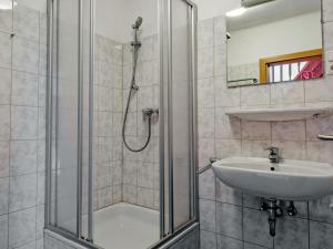 Koupelna v ubytování Haus Filzstein + 35 fotografií