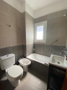 Et badeværelse på ValeriaS Duplex