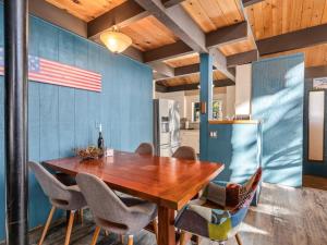 Φωτογραφία από το άλμπουμ του Awesome Home Above the Lake - Dogs Welcome VH315 σε Bear Valley +33 φωτογραφίες