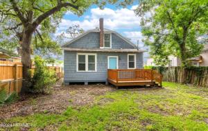 Κήπος έξω από το Riverside Craftsman with 3 beds and 3 baths, Pet friendly, Great neighborhood