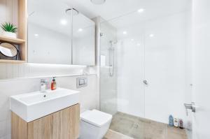 Your Luxury Weekend Getaway in Wentworth Point 욕실 사진 6개 이상