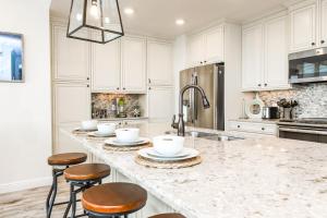 Una cocina o kitchenette en Changes in Latitude 403