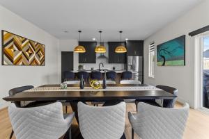 Fotografie z fotogalerie ubytování New Golfers Dream Modern Patio King Bed v destinaci St. John's