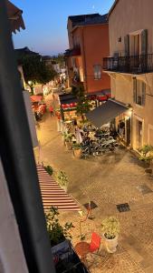 Το κτήριο όπου στεγάζεται  το διαμέρισμα