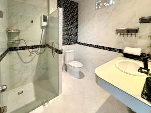 Ванная комната в Klong Muang Beach Apartment