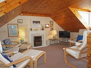 TV/trung tâm giải trí tại 8 Church Street