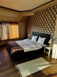 Gallery image of Версай in Kazanlŭk +28 photos