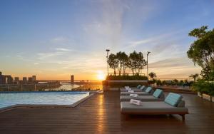 Bazén v ubytování Noden Hotel & Apartment nebo v jeho okolí