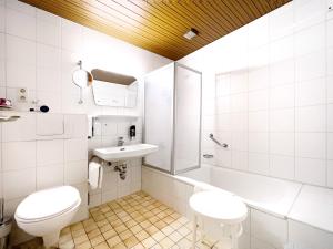 Koupelna v ubytování WAGNERS Hotel im Fichtelgebirge