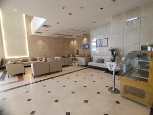 Posezení v ubytování Al Kiram Hotel Al Azizia