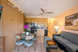 Kuchyň nebo kuchyňský kout v ubytování Kuleana Club #721 Oceanfront - 1 bedroom & 1 bathroom - 3rd Floor + 42 fotografií