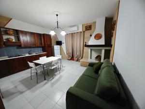Kuchyňa alebo kuchynka v ubytovaní Silvia Casa Vacanze