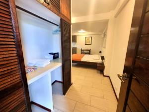 Postel nebo postele na pokoji v ubytování Day & Night Accommodations