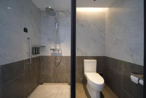 Salle de bains dans l'établissement Hilton Garden Inn Shanghai Caoyang