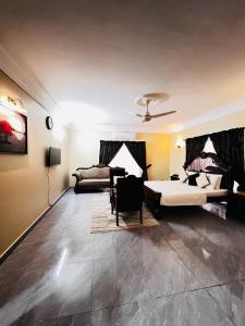 Gallery image of Sea View Inn Shamsher in Karachi