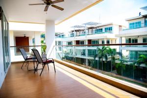 En balkon eller terrasse på Krabi One Bedroom Pool View