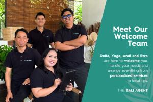 Un gruppo di persone con camicie nere che posano per una foto di Villa Ikebana - Trendy 5BR Spacious Villa with Rice Field Views, Large Pool, and 5 Minutes to Canggu a Kerobokan Altre 86 foto