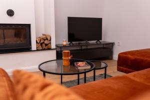TV a/nebo společenská místnost v ubytování Apartment Zaklina 1496