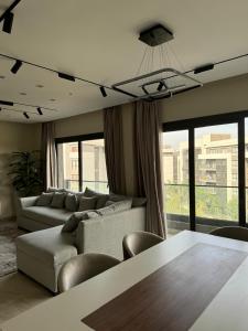 Posezení v ubytování Madinaty Apartment B15