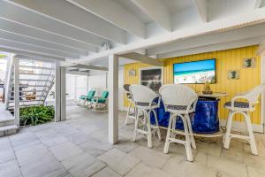 TV a/nebo společenská místnost v ubytování Seaside Manor
