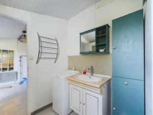 Η κουζίνα ή μικρή κουζίνα στο Idéal pour 2 adultes et 3 enfants - Longeville sur Mer +17 φωτογραφίες