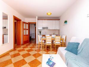 Η κουζίνα ή μικρή κουζίνα στο Sea View Stay, Crikvenica