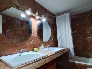 Et badeværelse på Koka Seaview 8