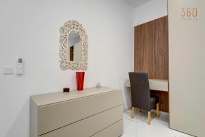 Fotografija u galeriji objekta Stylish 1BR Apt with sofabed & backyard, Attard by 360 Estates u gradu Attard
