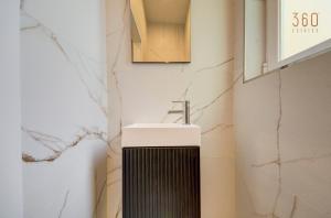 Fotografija u galeriji objekta Stylish 1BR Apt with sofabed & backyard, Attard by 360 Estates u gradu Attard