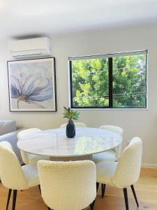 Foto Aucklandis asuva majutusasutuse The Luxe Hidden Gem Villa in Auckland Heart - 3 Bedrooms near Newmarket WestfieldMall galeriist