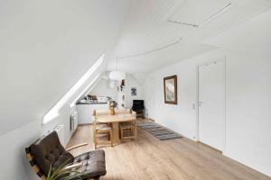 Posezení v ubytování Holiday Apartment On Bornholm With Sea View + 13 fotografií
