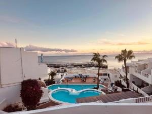 Bazén v ubytování Suite Infinity Ocean - sea view nebo v jeho okolí