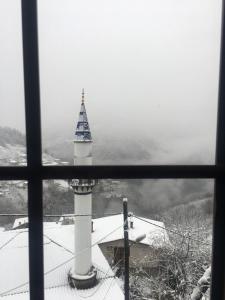 Ảnh trong thư viện ảnh của أوزونغول Uzongol Fotinos Wooden Cottage Two Bedroom ở Çaykara