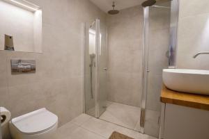 Ένα μπάνιο στο מילה דירות אירוח - Carmel +12 φωτογραφίες