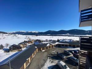 O vedere generală la munți sau o vedere la munte luată de la acest apartament