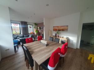 Khu vực ghế ngồi tại Familienfreundliche Ferienwohnung Erzgebirge