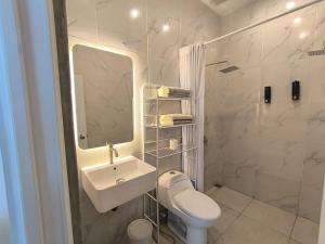 Ένα μπάνιο στο Americana Villa Private Pool +15 φωτογραφίες
