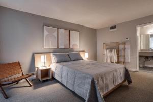 Postel nebo postele na pokoji v ubytování The Kate Hotel + 18 fotografií