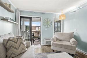 Ocean Forest Villas A307 - Oceanview的休息区