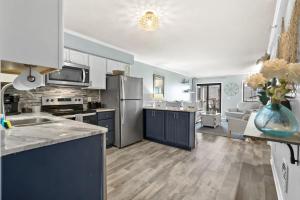 Dapur atau dapur kecil di Ocean Forest Villas A307 - Oceanview