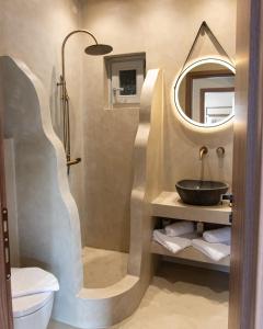 Koupelna v ubytování Amalthea Luxury Suites