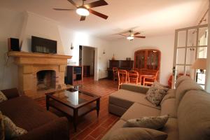 Telewizja i/lub zestaw kina domowego w obiekcie Chalet CasaTuris en Urb. La Font Sant Joan d´Alacant CH102